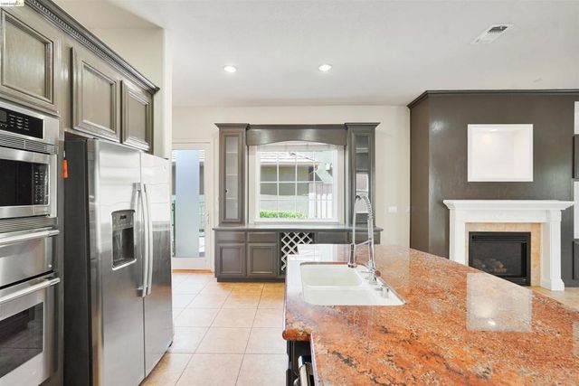 9208 Hallmark Pl, Vallejo, CA 94591