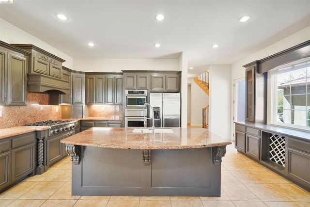 9208 Hallmark Pl, Vallejo, CA 94591