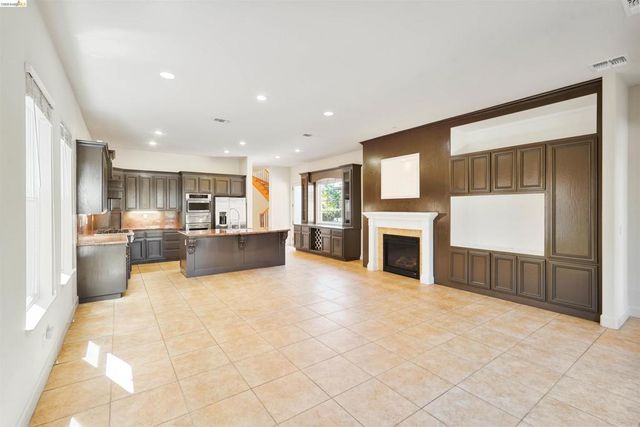 9208 Hallmark Pl, Vallejo, CA 94591