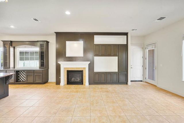9208 Hallmark Pl, Vallejo, CA 94591