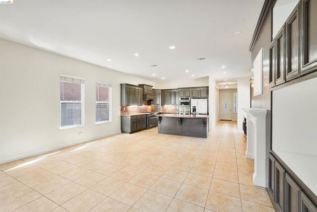 9208 Hallmark Pl, Vallejo, CA 94591