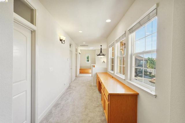 9208 Hallmark Pl, Vallejo, CA 94591