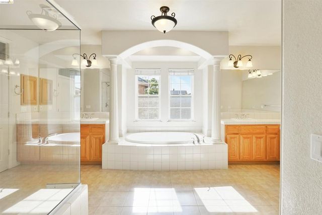 9208 Hallmark Pl, Vallejo, CA 94591