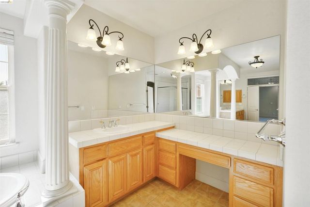 9208 Hallmark Pl, Vallejo, CA 94591