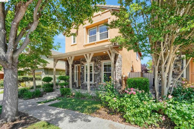 9208 Hallmark Pl, Vallejo, CA 94591