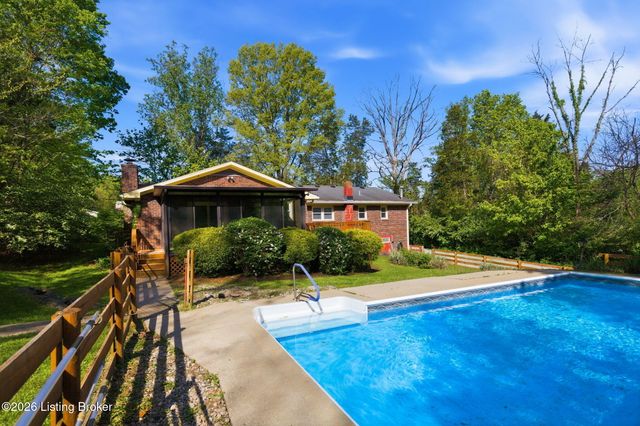 3303 Borowick Cir, La Grange, KY 40031