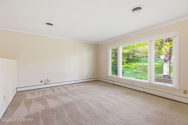 3303 Borowick Cir, La Grange, KY 40031