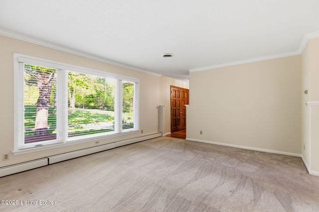 3303 Borowick Cir, La Grange, KY 40031