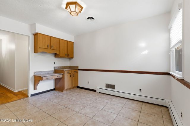 3303 Borowick Cir, La Grange, KY 40031