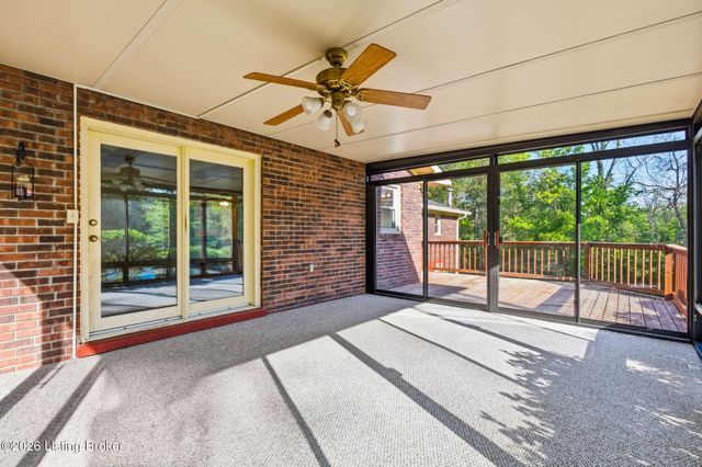 3303 Borowick Cir, La Grange, KY 40031