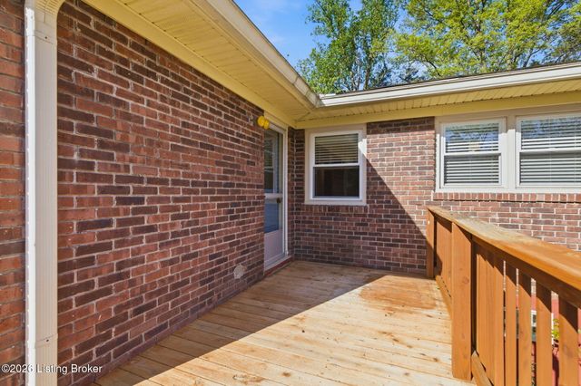 3303 Borowick Cir, La Grange, KY 40031