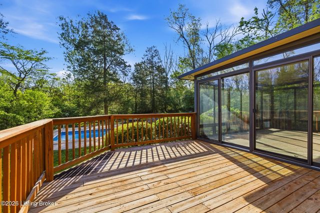 3303 Borowick Cir, La Grange, KY 40031