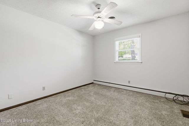 3303 Borowick Cir, La Grange, KY 40031