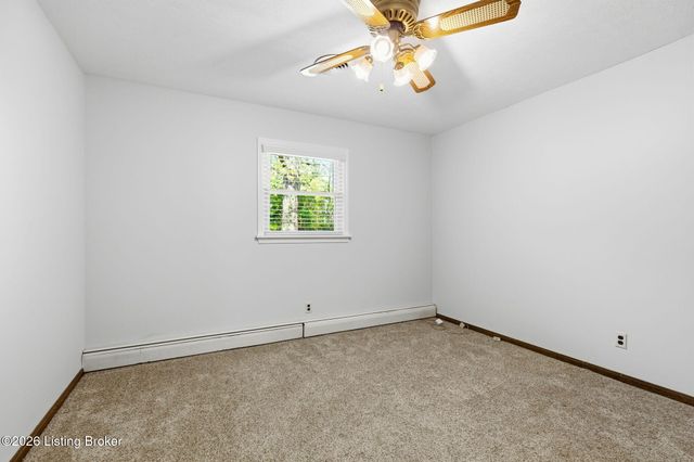 3303 Borowick Cir, La Grange, KY 40031