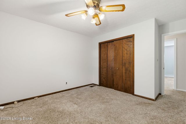 3303 Borowick Cir, La Grange, KY 40031