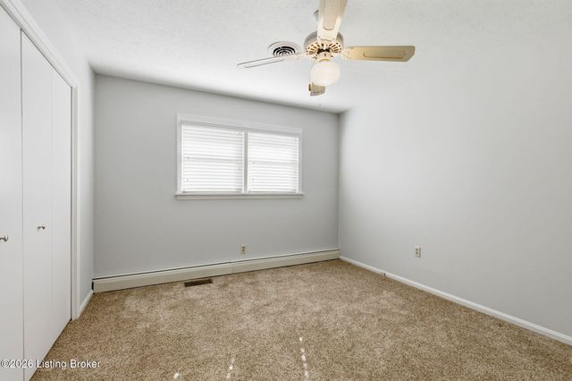 3303 Borowick Cir, La Grange, KY 40031