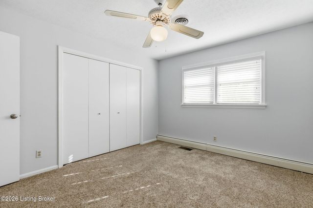 3303 Borowick Cir, La Grange, KY 40031