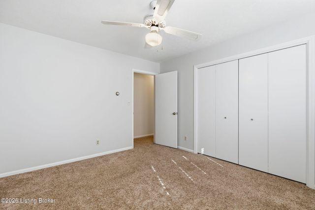 3303 Borowick Cir, La Grange, KY 40031