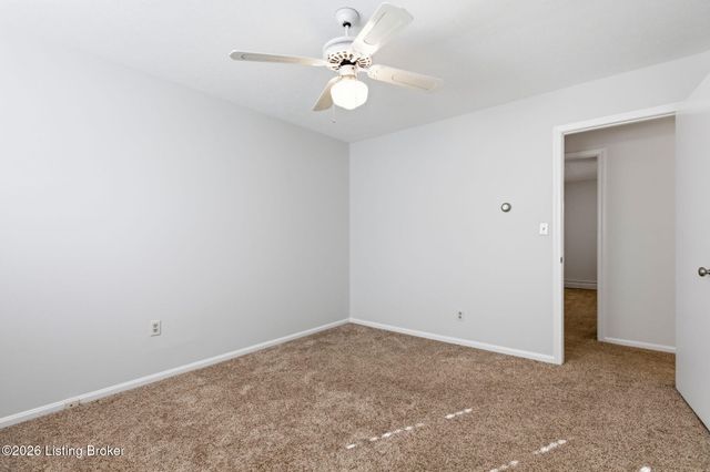 3303 Borowick Cir, La Grange, KY 40031