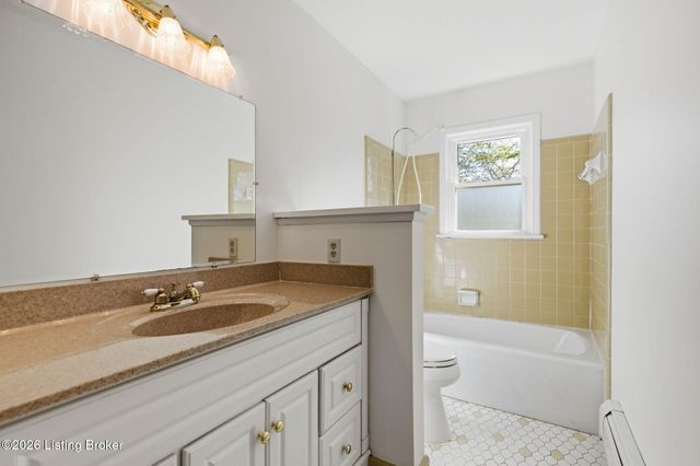 3303 Borowick Cir, La Grange, KY 40031