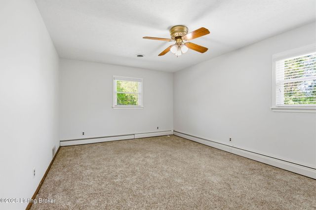 3303 Borowick Cir, La Grange, KY 40031