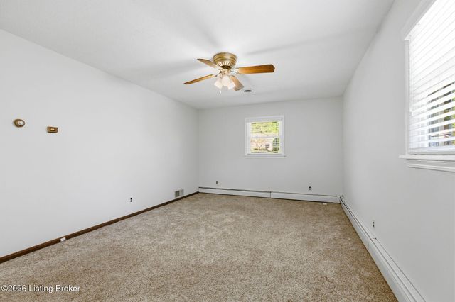 3303 Borowick Cir, La Grange, KY 40031