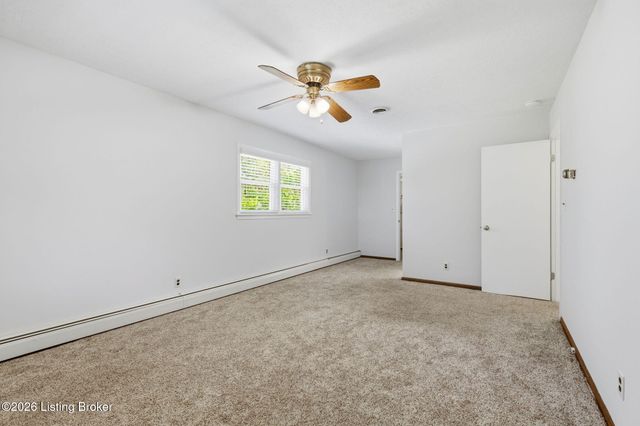 3303 Borowick Cir, La Grange, KY 40031