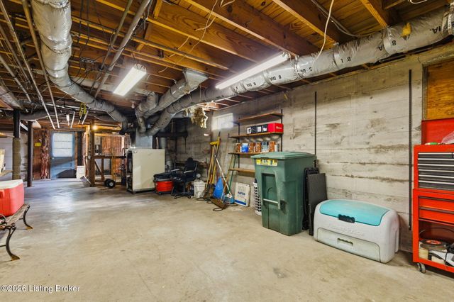 3303 Borowick Cir, La Grange, KY 40031