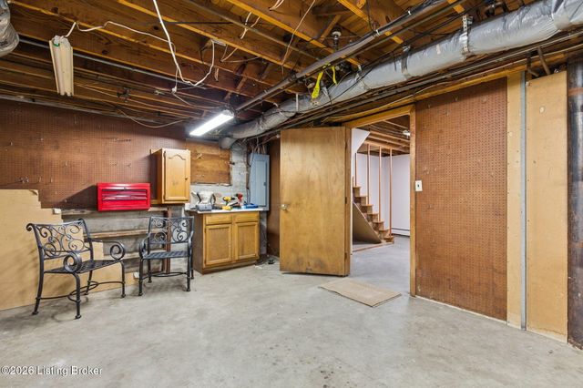3303 Borowick Cir, La Grange, KY 40031
