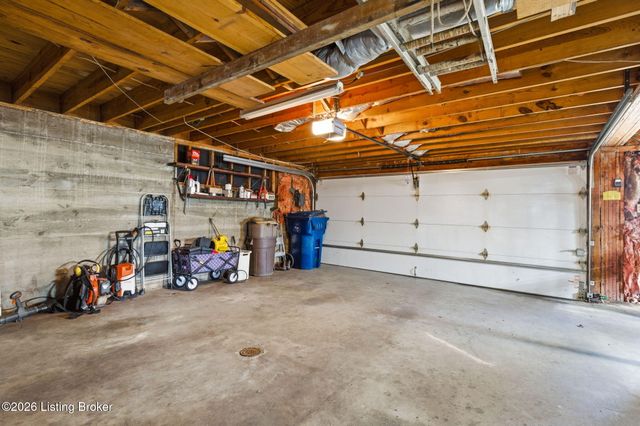 3303 Borowick Cir, La Grange, KY 40031