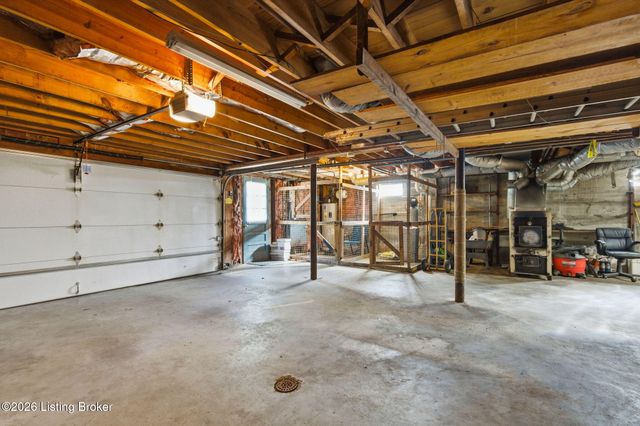 3303 Borowick Cir, La Grange, KY 40031