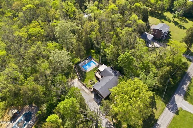 3303 Borowick Cir, La Grange, KY 40031