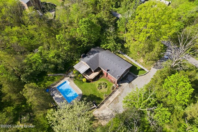 3303 Borowick Cir, La Grange, KY 40031