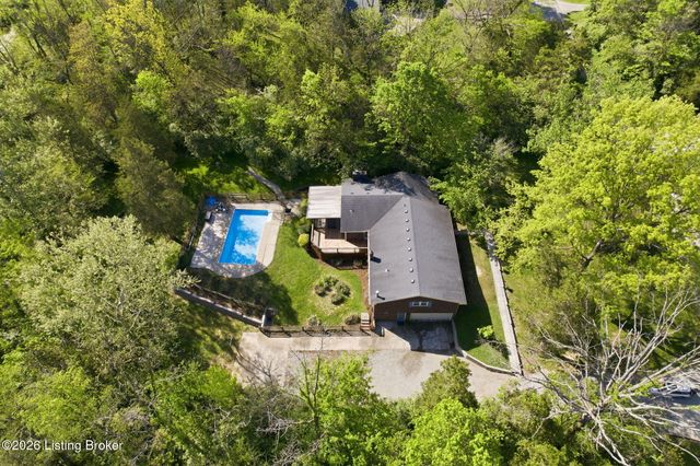 3303 Borowick Cir, La Grange, KY 40031