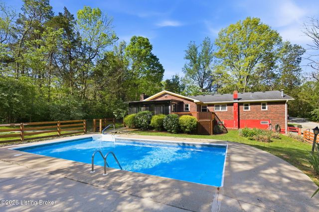 3303 Borowick Cir, La Grange, KY 40031