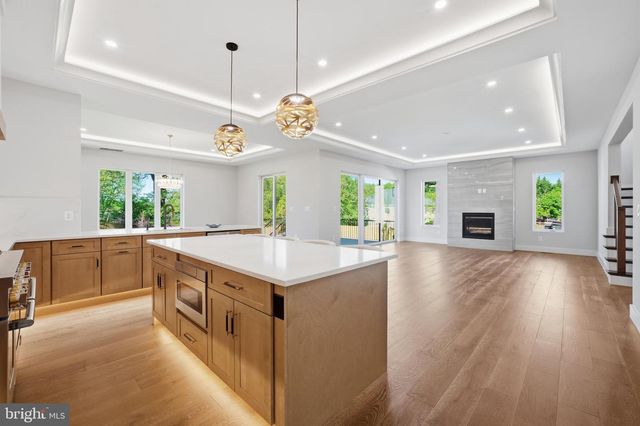 9420 VERNON DR, Great Falls, VA 22066
