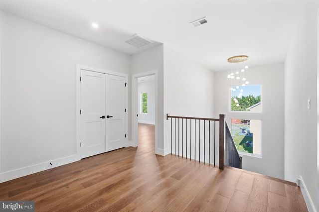 9420 VERNON DR, Great Falls, VA 22066
