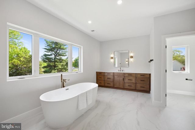 9420 VERNON DR, Great Falls, VA 22066