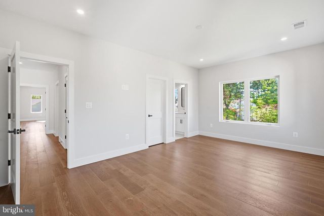 9420 VERNON DR, Great Falls, VA 22066