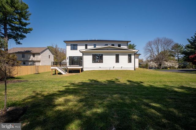 9420 VERNON DR, Great Falls, VA 22066