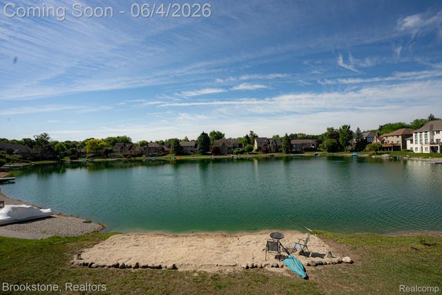 8828 Grace Street, Shelby Charter Township, MI 48317