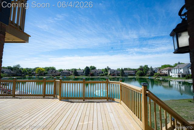 8828 Grace Street, Shelby Charter Township, MI 48317