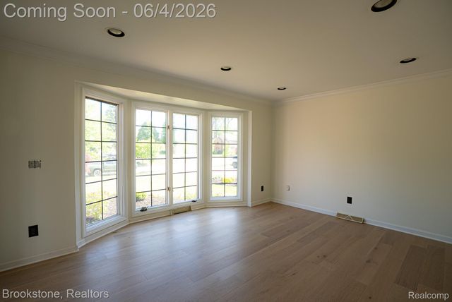 8828 Grace Street, Shelby Charter Township, MI 48317