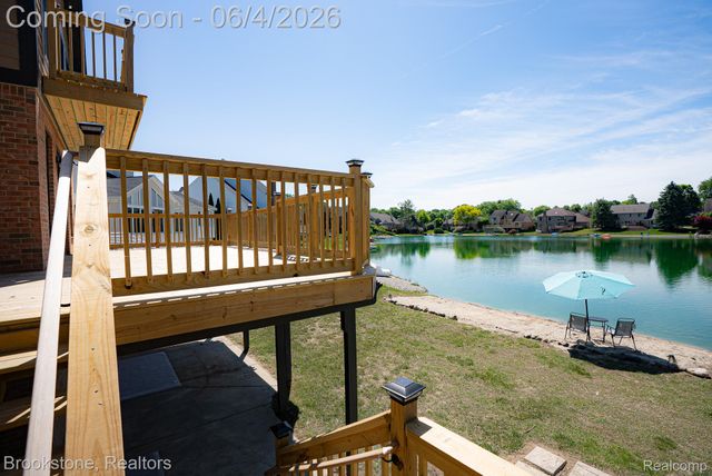 8828 Grace Street, Shelby Charter Township, MI 48317
