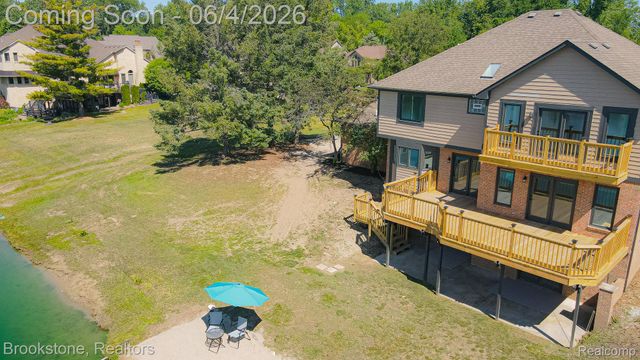 8828 Grace Street, Shelby Charter Township, MI 48317