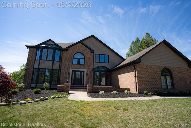 8828 Grace Street, Shelby Charter Township, MI 48317