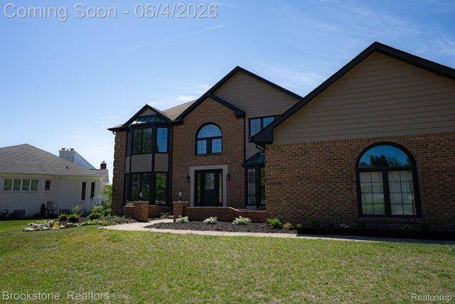 8828 Grace Street, Shelby Charter Township, MI 48317