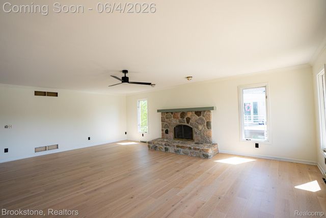8828 Grace Street, Shelby Charter Township, MI 48317