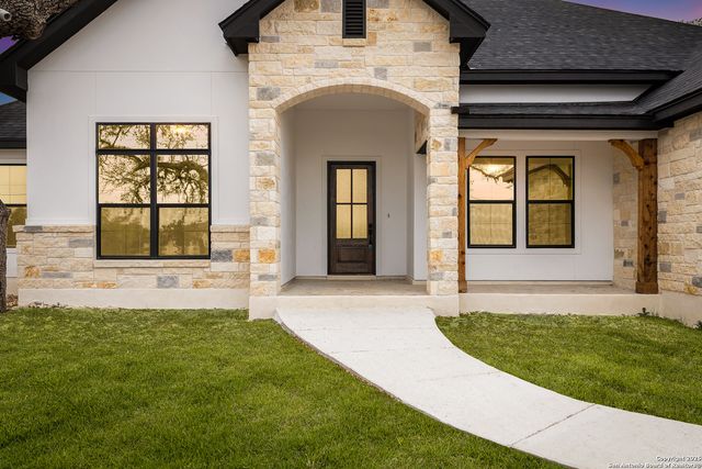 220 TOUCAN DR, Spring Branch, TX 78070