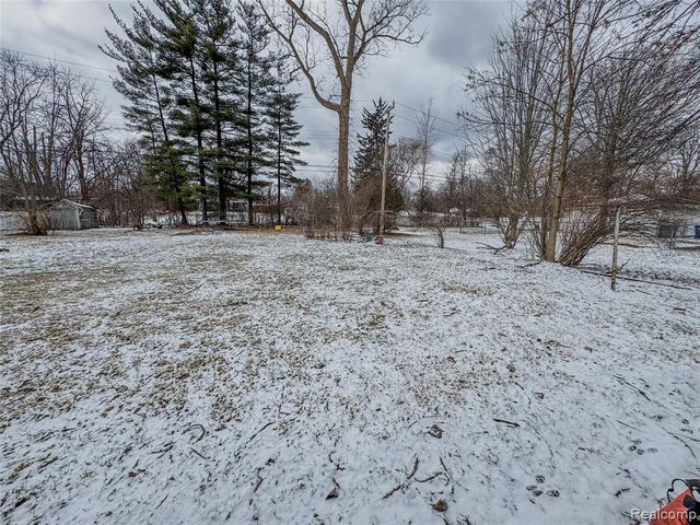 16641 Ryland, Redford, MI 48240